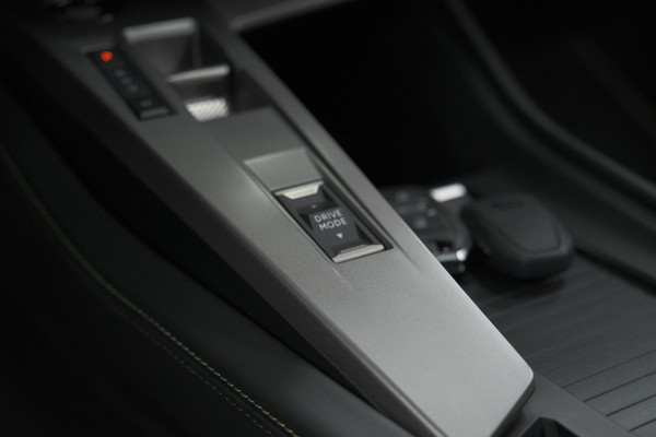 Peugeot 408 1.2 Hybrid 136 e-DCS6 GT | 360 Camera | Adaptieve Cruise Control | Elektronische Kofferklep | Apple Carplay