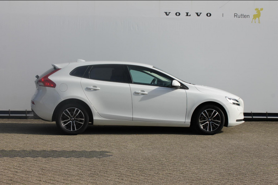 Volvo V40 T3 152PK Automaat Momentum Cruise control / Navigatie / Standkachel / Stoelverwarming / Climate control / Bluetooth telefoonkoppeling / Parkeersensoren voor en achter met parkeercamera achter Volvo V40 T3 152PK Automaat Momentum Cruise control / Navigatie / Standkachel / Stoelverwarming / Climate control / Bluetooth telefoonkoppeling / Parkeersensoren voor en achter met parkeercamera achter