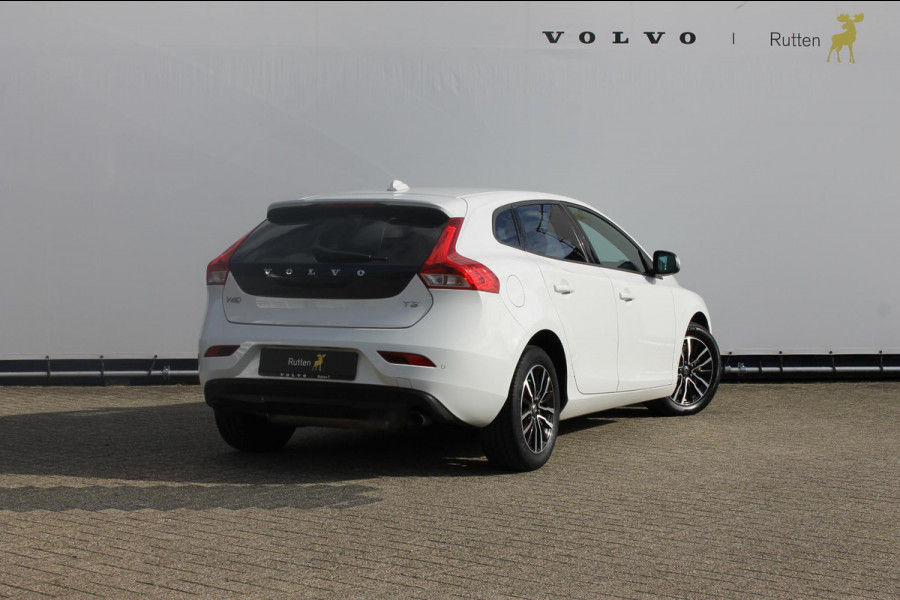 Volvo V40 T3 152PK Automaat Momentum Cruise control / Navigatie / Standkachel / Stoelverwarming / Climate control / Bluetooth telefoonkoppeling / Parkeersensoren voor en achter met parkeercamera achter Volvo V40 T3 152PK Automaat Momentum Cruise control / Navigatie / Standkachel / Stoelverwarming / Climate control / Bluetooth telefoonkoppeling / Parkeersensoren voor en achter met parkeercamera achter