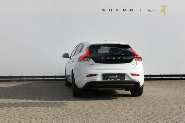 Volvo V40 T3 152PK Automaat Momentum Cruise control / Navigatie / Standkachel / Stoelverwarming / Climate control / Bluetooth telefoonkoppeling / Parkeersensoren voor en achter met parkeercamera achter Volvo V40 T3 152PK Automaat Momentum Cruise control / Navigatie / Standkachel / Stoelverwarming / Climate control / Bluetooth telefoonkoppeling / Parkeersensoren voor en achter met parkeercamera achter
