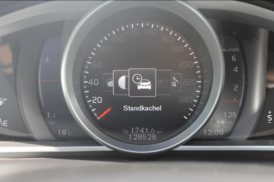 Volvo V40 T3 152PK Automaat Momentum Cruise control / Navigatie / Standkachel / Stoelverwarming / Climate control / Bluetooth telefoonkoppeling / Parkeersensoren voor en achter met parkeercamera achter Volvo V40 T3 152PK Automaat Momentum Cruise control / Navigatie / Standkachel / Stoelverwarming / Climate control / Bluetooth telefoonkoppeling / Parkeersensoren voor en achter met parkeercamera achter