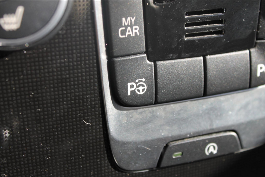 Volvo V40 T3 152PK Automaat Momentum Cruise control / Navigatie / Standkachel / Stoelverwarming / Climate control / Bluetooth telefoonkoppeling / Parkeersensoren voor en achter met parkeercamera achter Volvo V40 T3 152PK Automaat Momentum Cruise control / Navigatie / Standkachel / Stoelverwarming / Climate control / Bluetooth telefoonkoppeling / Parkeersensoren voor en achter met parkeercamera achter