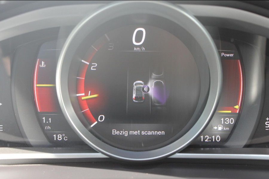 Volvo V40 T3 152PK Automaat Momentum Cruise control / Navigatie / Standkachel / Stoelverwarming / Climate control / Bluetooth telefoonkoppeling / Parkeersensoren voor en achter met parkeercamera achter Volvo V40 T3 152PK Automaat Momentum Cruise control / Navigatie / Standkachel / Stoelverwarming / Climate control / Bluetooth telefoonkoppeling / Parkeersensoren voor en achter met parkeercamera achter