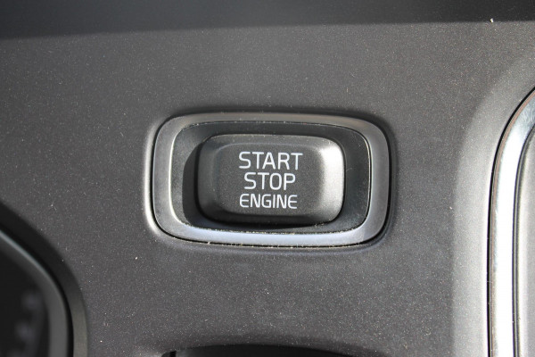 Volvo V40 T3 152PK Automaat Momentum Cruise control / Navigatie / Standkachel / Stoelverwarming / Climate control / Bluetooth telefoonkoppeling / Parkeersensoren voor en achter met parkeercamera achter Volvo V40 T3 152PK Automaat Momentum Cruise control / Navigatie / Standkachel / Stoelverwarming / Climate control / Bluetooth telefoonkoppeling / Parkeersensoren voor en achter met parkeercamera achter