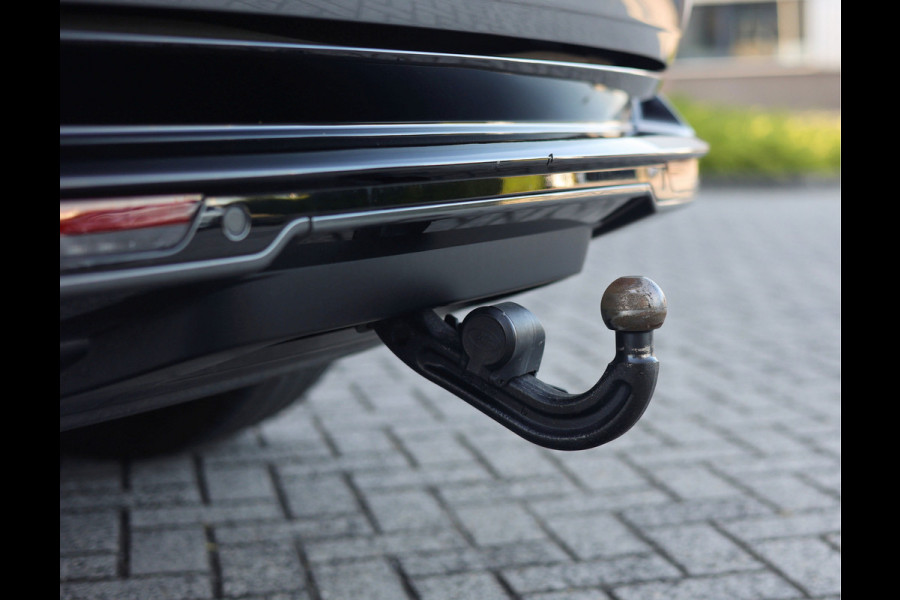 Land Rover Range Rover P510e HSE | Pano - Trekhaak - Massage Land Rover Range Rover P510e HSE | Pano - Trekhaak - Massage