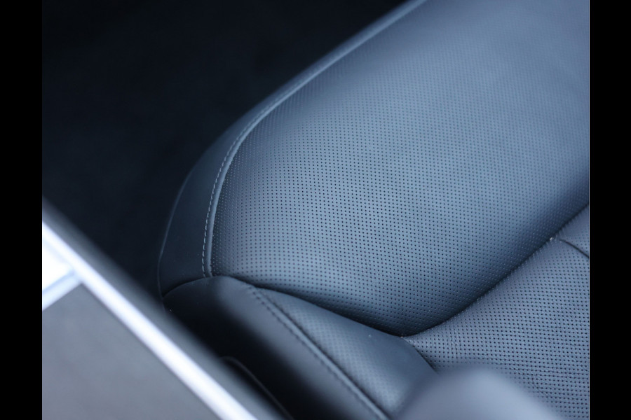 Land Rover Range Rover P510e HSE | Pano - Trekhaak - Massage Land Rover Range Rover P510e HSE | Pano - Trekhaak - Massage