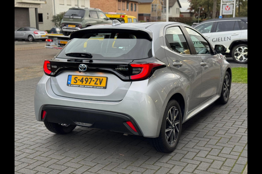 Toyota Yaris 1.5 Hybrid Dynamic | 16 inch, LED, Apple CarPlay/Android Auto, parkeercamera, Climate control, Adaptive cruise control Toyota Yaris 1.5 Hybrid Dynamic | 16 inch, LED, Apple CarPlay/Android Auto, parkeercamera, Climate control, Adaptive cruise control