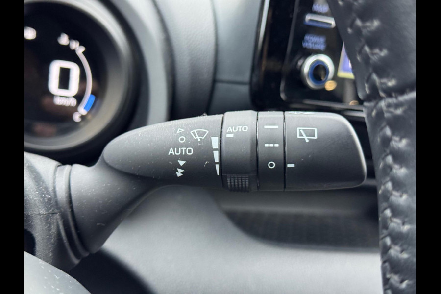 Toyota Yaris 1.5 Hybrid Dynamic | 16 inch, LED, Apple CarPlay/Android Auto, parkeercamera, Climate control, Adaptive cruise control Toyota Yaris 1.5 Hybrid Dynamic | 16 inch, LED, Apple CarPlay/Android Auto, parkeercamera, Climate control, Adaptive cruise control