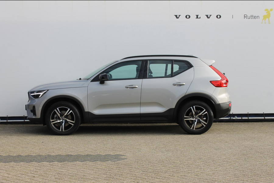 Volvo XC40 2.0 B4 Plus Dark Google Infotainment / Semi elektrisch wegklapbare trekhaak / Verwarmbare voorruit / Harman Kardon Audio installatie / Elektrisch bedienbare voorstoelen