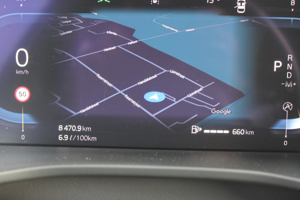 Volvo XC40 2.0 B4 Plus Dark Google Infotainment / Semi elektrisch wegklapbare trekhaak / Verwarmbare voorruit / Harman Kardon Audio installatie / Elektrisch bedienbare voorstoelen