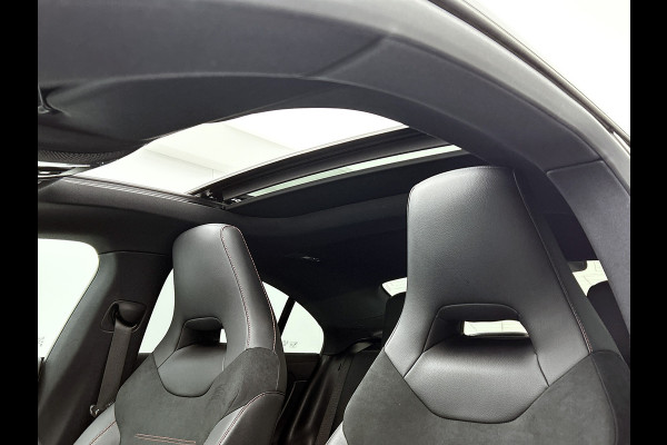 Mercedes-Benz CLA-Klasse 180 AMG Line Panoramadak | 5 spaaks lichtmetalen velgen MBUX wide screen | Navigatie | Parking support met camera achter | Inclusief 24 maanden Mercedes-Benz Certified garantie voor Europa. Mercedes-Benz CLA-Klasse 180 AMG Line Panoramadak | 5 spaaks lichtmetalen velgen MBUX wide screen | Navigatie | Parking support met camera achter | Inclusief 24 maanden Mercedes-Benz Certified garantie voor Europa.