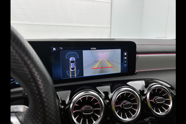Mercedes-Benz CLA-Klasse 180 AMG Line Panoramadak | 5 spaaks lichtmetalen velgen MBUX wide screen | Navigatie | Parking support met camera achter | Inclusief 24 maanden Mercedes-Benz Certified garantie voor Europa. Mercedes-Benz CLA-Klasse 180 AMG Line Panoramadak | 5 spaaks lichtmetalen velgen MBUX wide screen | Navigatie | Parking support met camera achter | Inclusief 24 maanden Mercedes-Benz Certified garantie voor Europa.
