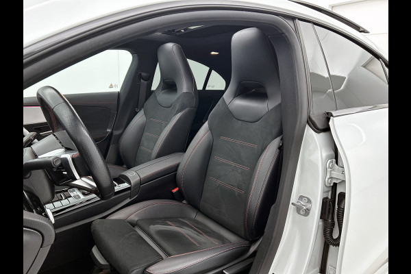 Mercedes-Benz CLA-Klasse 180 AMG Line Panoramadak | 5 spaaks lichtmetalen velgen MBUX wide screen | Navigatie | Parking support met camera achter | Inclusief 24 maanden Mercedes-Benz Certified garantie voor Europa. Mercedes-Benz CLA-Klasse 180 AMG Line Panoramadak | 5 spaaks lichtmetalen velgen MBUX wide screen | Navigatie | Parking support met camera achter | Inclusief 24 maanden Mercedes-Benz Certified garantie voor Europa.