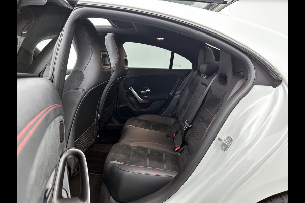 Mercedes-Benz CLA-Klasse 180 AMG Line Panoramadak | 5 spaaks lichtmetalen velgen MBUX wide screen | Navigatie | Parking support met camera achter | Inclusief 24 maanden Mercedes-Benz Certified garantie voor Europa. Mercedes-Benz CLA-Klasse 180 AMG Line Panoramadak | 5 spaaks lichtmetalen velgen MBUX wide screen | Navigatie | Parking support met camera achter | Inclusief 24 maanden Mercedes-Benz Certified garantie voor Europa.