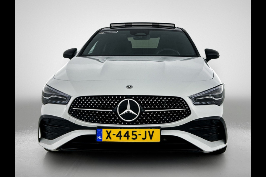 Mercedes-Benz CLA-Klasse 180 AMG Line Panoramadak | 5 spaaks lichtmetalen velgen MBUX wide screen | Navigatie | Parking support met camera achter | Inclusief 24 maanden Mercedes-Benz Certified garantie voor Europa. Mercedes-Benz CLA-Klasse 180 AMG Line Panoramadak | 5 spaaks lichtmetalen velgen MBUX wide screen | Navigatie | Parking support met camera achter | Inclusief 24 maanden Mercedes-Benz Certified garantie voor Europa.
