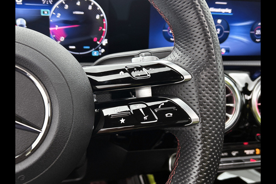 Mercedes-Benz CLA-Klasse 180 AMG Line Panoramadak | 5 spaaks lichtmetalen velgen MBUX wide screen | Navigatie | Parking support met camera achter | Inclusief 24 maanden Mercedes-Benz Certified garantie voor Europa. Mercedes-Benz CLA-Klasse 180 AMG Line Panoramadak | 5 spaaks lichtmetalen velgen MBUX wide screen | Navigatie | Parking support met camera achter | Inclusief 24 maanden Mercedes-Benz Certified garantie voor Europa.