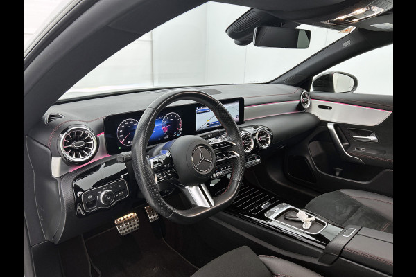 Mercedes-Benz CLA-Klasse 180 AMG Line Panoramadak | 5 spaaks lichtmetalen velgen MBUX wide screen | Navigatie | Parking support met camera achter | Inclusief 24 maanden Mercedes-Benz Certified garantie voor Europa. Mercedes-Benz CLA-Klasse 180 AMG Line Panoramadak | 5 spaaks lichtmetalen velgen MBUX wide screen | Navigatie | Parking support met camera achter | Inclusief 24 maanden Mercedes-Benz Certified garantie voor Europa.
