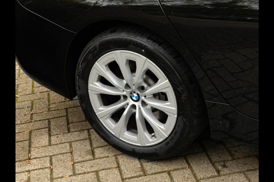BMW 3 Serie Touring 330e xDrive - Panorama - ACC - Hifi - Sportstoelen - Stoelverwarming BMW 3 Serie Touring 330e xDrive - Panorama - ACC - Hifi - Sportstoelen - Stoelverwarming