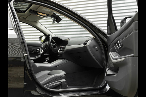 BMW 3 Serie Touring 330e xDrive - Panorama - ACC - Hifi - Sportstoelen - Stoelverwarming BMW 3 Serie Touring 330e xDrive - Panorama - ACC - Hifi - Sportstoelen - Stoelverwarming