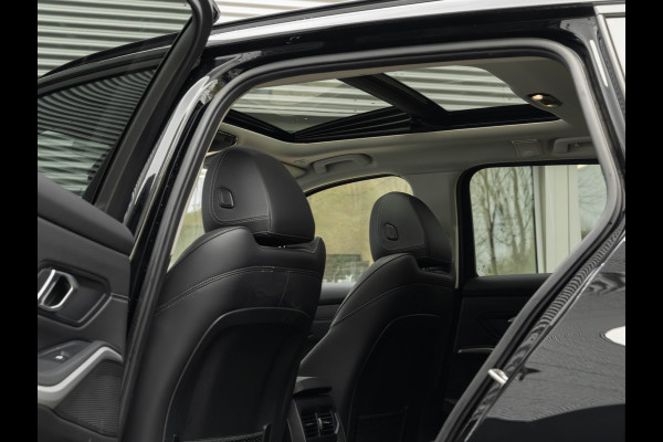 BMW 3 Serie Touring 330e xDrive - Panorama - ACC - Hifi - Sportstoelen - Stoelverwarming BMW 3 Serie Touring 330e xDrive - Panorama - ACC - Hifi - Sportstoelen - Stoelverwarming