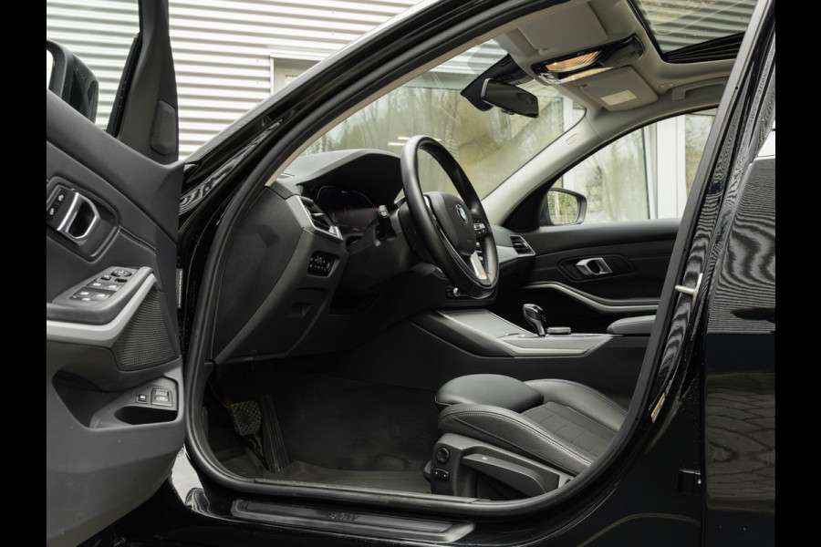BMW 3 Serie Touring 330e xDrive - Panorama - ACC - Hifi - Sportstoelen - Stoelverwarming BMW 3 Serie Touring 330e xDrive - Panorama - ACC - Hifi - Sportstoelen - Stoelverwarming