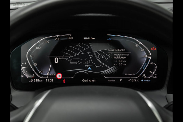BMW 3 Serie Touring 330e xDrive - Panorama - ACC - Hifi - Sportstoelen - Stoelverwarming BMW 3 Serie Touring 330e xDrive - Panorama - ACC - Hifi - Sportstoelen - Stoelverwarming