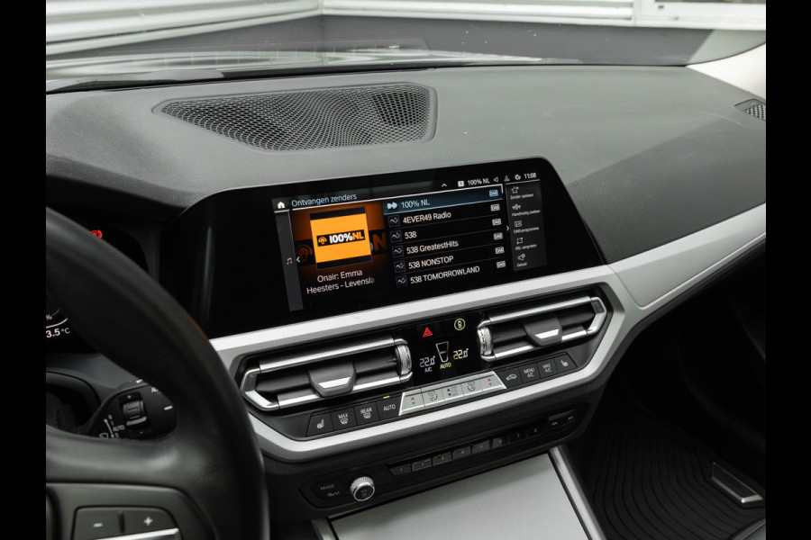 BMW 3 Serie Touring 330e xDrive - Panorama - ACC - Hifi - Sportstoelen - Stoelverwarming BMW 3 Serie Touring 330e xDrive - Panorama - ACC - Hifi - Sportstoelen - Stoelverwarming