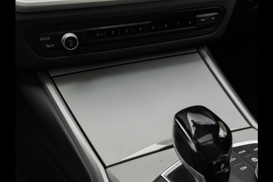 BMW 3 Serie Touring 330e xDrive - Panorama - ACC - Hifi - Sportstoelen - Stoelverwarming BMW 3 Serie Touring 330e xDrive - Panorama - ACC - Hifi - Sportstoelen - Stoelverwarming