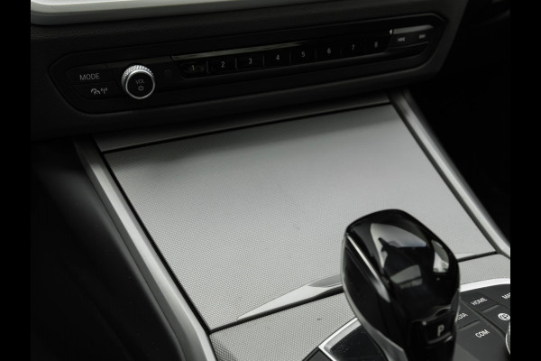BMW 3 Serie Touring 330e xDrive - Panorama - ACC - Hifi - Sportstoelen - Stoelverwarming BMW 3 Serie Touring 330e xDrive - Panorama - ACC - Hifi - Sportstoelen - Stoelverwarming