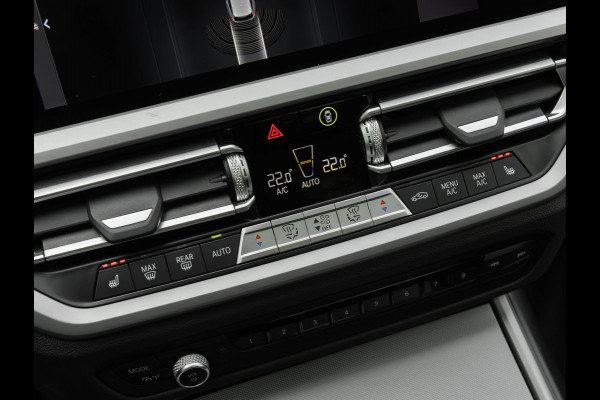 BMW 3 Serie Touring 330e xDrive - Panorama - ACC - Hifi - Sportstoelen - Stoelverwarming BMW 3 Serie Touring 330e xDrive - Panorama - ACC - Hifi - Sportstoelen - Stoelverwarming