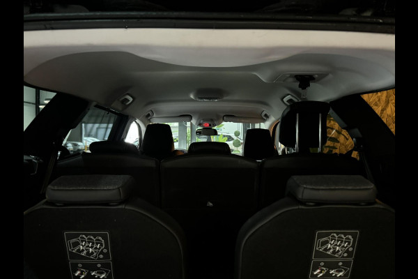 Peugeot 5008 1.2 PureTech Blue Lease Allure 7P. NAP Garantie Trekhaak Carplay Elek Achterklep Cruise Clima Navi Led Sfeer Rijklaar Peugeot 5008 1.2 PureTech Blue Lease Allure 7P. NAP Garantie Trekhaak Carplay Elek Achterklep Cruise Clima Navi Led Sfeer Rijklaar