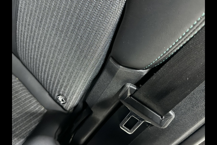 Peugeot 5008 1.2 PureTech Blue Lease Allure 7P. NAP Garantie Trekhaak Carplay Elek Achterklep Cruise Clima Navi Led Sfeer Rijklaar Peugeot 5008 1.2 PureTech Blue Lease Allure 7P. NAP Garantie Trekhaak Carplay Elek Achterklep Cruise Clima Navi Led Sfeer Rijklaar