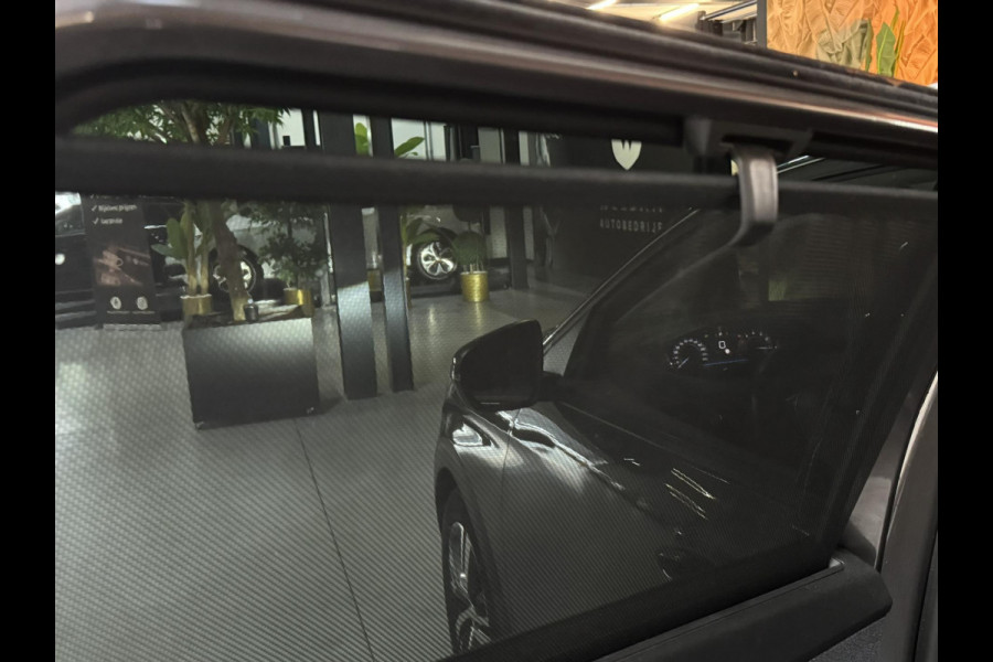 Peugeot 5008 1.2 PureTech Blue Lease Allure 7P. NAP Garantie Trekhaak Carplay Elek Achterklep Cruise Clima Navi Led Sfeer Rijklaar Peugeot 5008 1.2 PureTech Blue Lease Allure 7P. NAP Garantie Trekhaak Carplay Elek Achterklep Cruise Clima Navi Led Sfeer Rijklaar