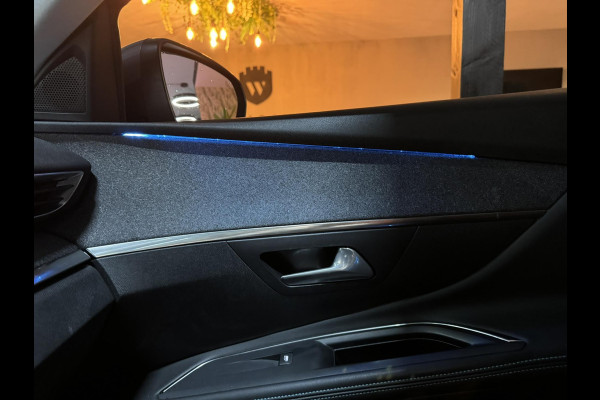 Peugeot 5008 1.2 PureTech Blue Lease Allure 7P. NAP Garantie Trekhaak Carplay Elek Achterklep Cruise Clima Navi Led Sfeer Rijklaar Peugeot 5008 1.2 PureTech Blue Lease Allure 7P. NAP Garantie Trekhaak Carplay Elek Achterklep Cruise Clima Navi Led Sfeer Rijklaar