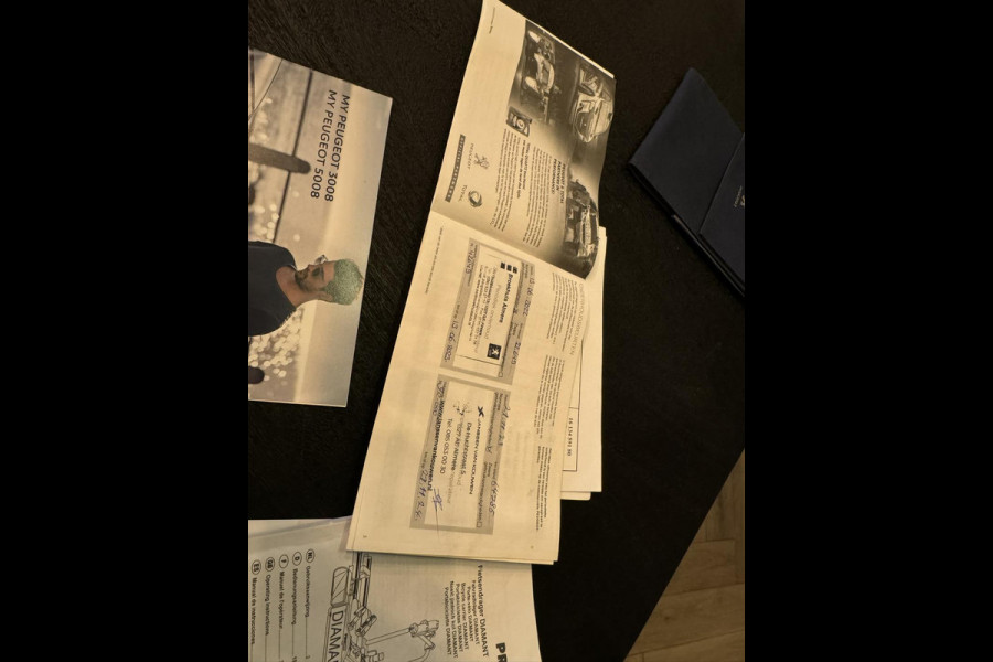 Peugeot 5008 1.2 PureTech Blue Lease Allure 7P. NAP Garantie Trekhaak Carplay Elek Achterklep Cruise Clima Navi Led Sfeer Rijklaar Peugeot 5008 1.2 PureTech Blue Lease Allure 7P. NAP Garantie Trekhaak Carplay Elek Achterklep Cruise Clima Navi Led Sfeer Rijklaar