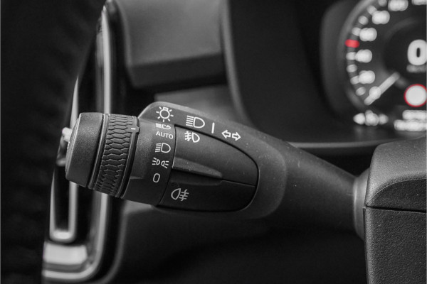 Volvo XC40 1.5 T4 Recharge Pano 360° Camera H/K CarPlay Volvo XC40 1.5 T4 Recharge Pano 360° Camera H/K CarPlay