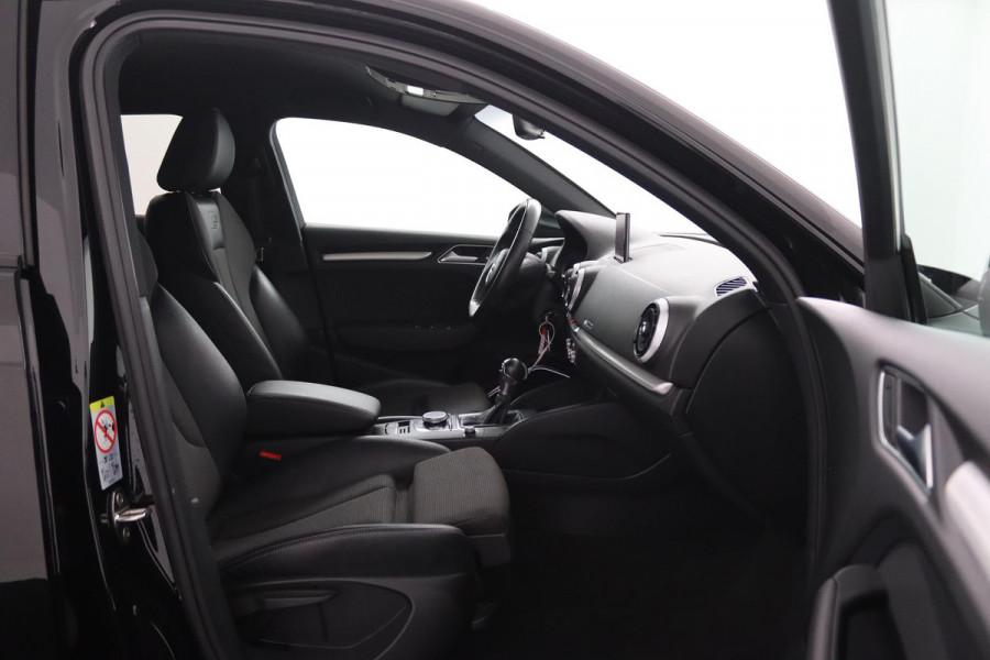 Audi A3 Sportback 35 TFSI CoD Advance Sport (BLACK PACK, VIRTUAL COCKPIT, STOELVERWARMING, 1e EIGENAAR, GOED ONDERHOUDEN)