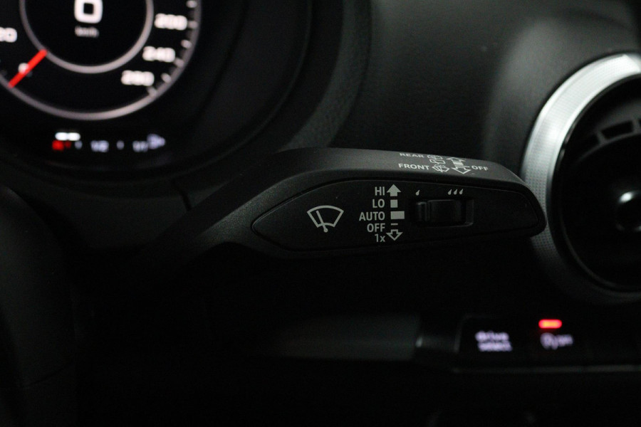 Audi A3 Sportback 35 TFSI CoD Advance Sport (BLACK PACK, VIRTUAL COCKPIT, STOELVERWARMING, 1e EIGENAAR, GOED ONDERHOUDEN)