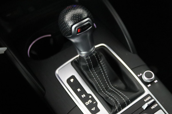 Audi A3 Sportback 35 TFSI CoD Advance Sport (BLACK PACK, VIRTUAL COCKPIT, STOELVERWARMING, 1e EIGENAAR, GOED ONDERHOUDEN)