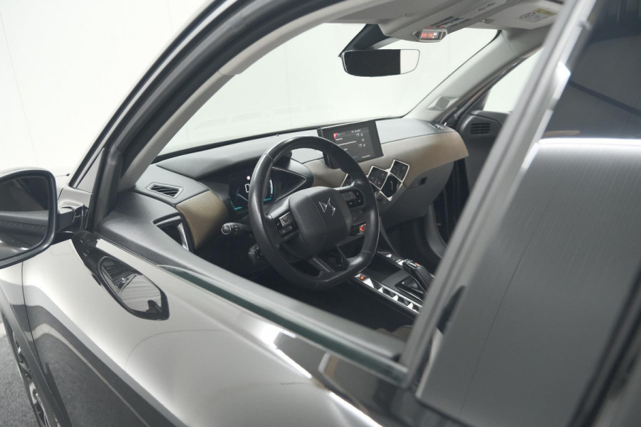 DS DS 3 Crossback E-Tense So Chic 50 kWh | 3 Fase | Camera | Dodehoekdetectie | Apple Carplay DS DS 3 Crossback E-Tense So Chic 50 kWh | 3 Fase | Camera | Dodehoekdetectie | Apple Carplay