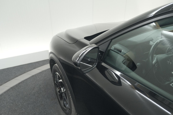 DS DS 3 Crossback E-Tense So Chic 50 kWh | 3 Fase | Camera | Dodehoekdetectie | Apple Carplay DS DS 3 Crossback E-Tense So Chic 50 kWh | 3 Fase | Camera | Dodehoekdetectie | Apple Carplay