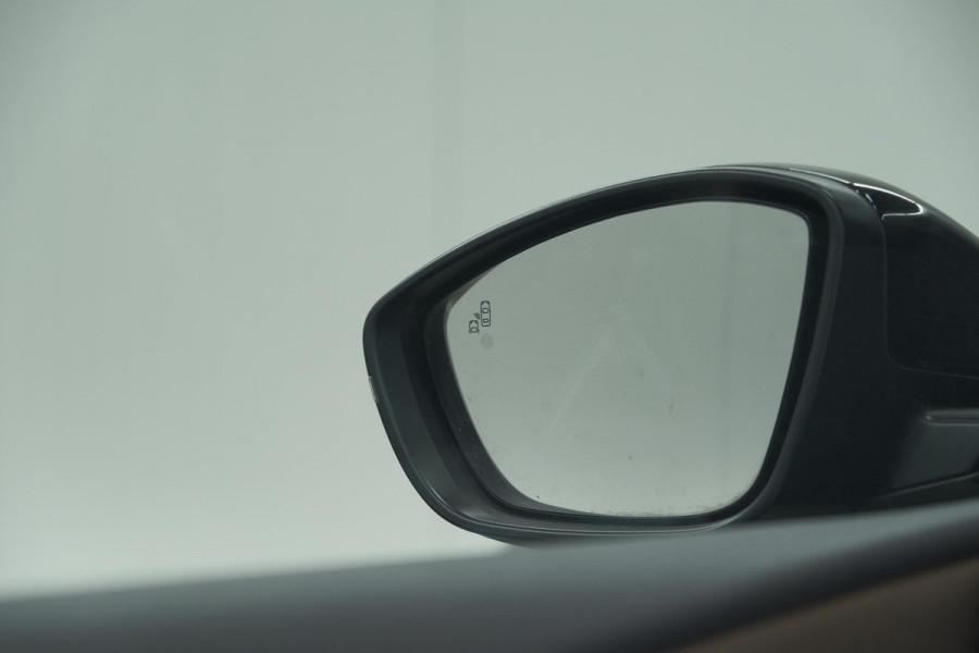 DS DS 3 Crossback E-Tense So Chic 50 kWh | 3 Fase | Camera | Dodehoekdetectie | Apple Carplay DS DS 3 Crossback E-Tense So Chic 50 kWh | 3 Fase | Camera | Dodehoekdetectie | Apple Carplay