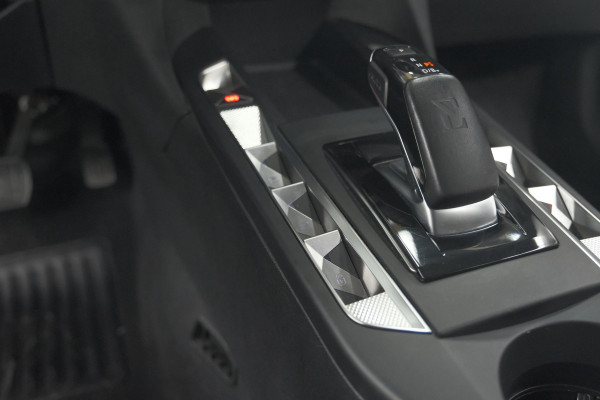 DS DS 3 Crossback E-Tense So Chic 50 kWh | 3 Fase | Camera | Dodehoekdetectie | Apple Carplay DS DS 3 Crossback E-Tense So Chic 50 kWh | 3 Fase | Camera | Dodehoekdetectie | Apple Carplay