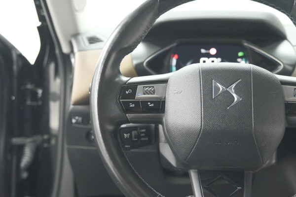 DS DS 3 Crossback E-Tense So Chic 50 kWh | 3 Fase | Camera | Dodehoekdetectie | Apple Carplay DS DS 3 Crossback E-Tense So Chic 50 kWh | 3 Fase | Camera | Dodehoekdetectie | Apple Carplay