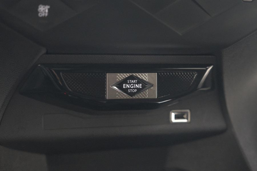 DS DS 3 Crossback E-Tense So Chic 50 kWh | 3 Fase | Camera | Dodehoekdetectie | Apple Carplay DS DS 3 Crossback E-Tense So Chic 50 kWh | 3 Fase | Camera | Dodehoekdetectie | Apple Carplay
