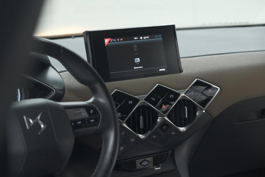 DS DS 3 Crossback E-Tense So Chic 50 kWh | 3 Fase | Camera | Dodehoekdetectie | Apple Carplay DS DS 3 Crossback E-Tense So Chic 50 kWh | 3 Fase | Camera | Dodehoekdetectie | Apple Carplay