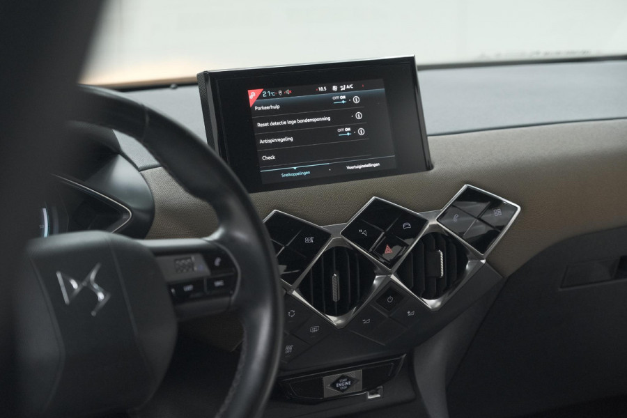 DS DS 3 Crossback E-Tense So Chic 50 kWh | 3 Fase | Camera | Dodehoekdetectie | Apple Carplay DS DS 3 Crossback E-Tense So Chic 50 kWh | 3 Fase | Camera | Dodehoekdetectie | Apple Carplay
