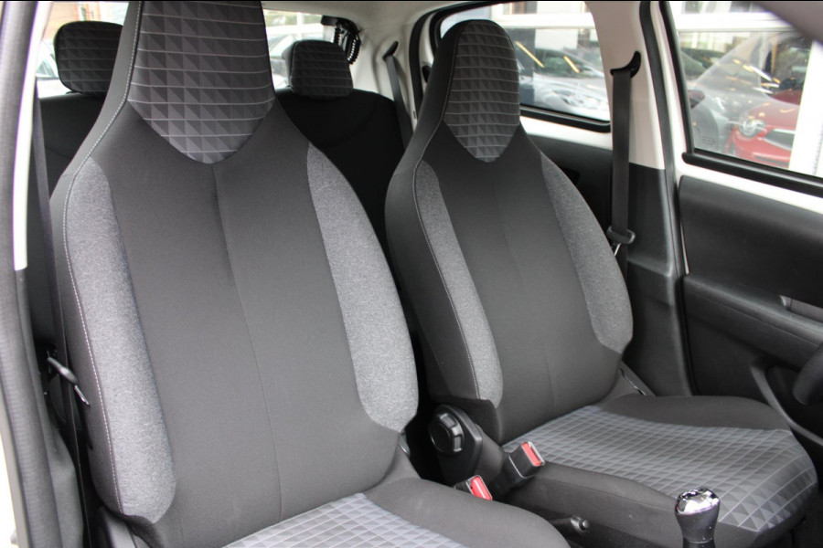 Peugeot 108 1.0 e-VTi Allure Airco Camera Carplay Nap Peugeot 108 1.0 e-VTi Allure Airco Camera Carplay Nap