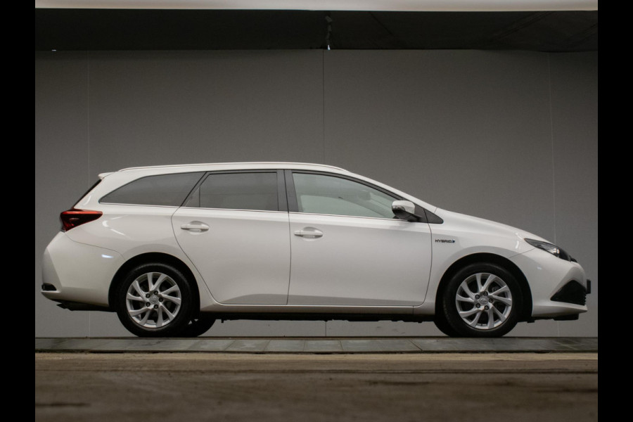 Toyota Auris Touring Sports 1.8 Hybrid Dynamic Go Sport (NAVI,CAMERA,CLIMATE,CRUISE,PDC,GETINT,DAB,SPORTSTOELEN,LM VELGEN)