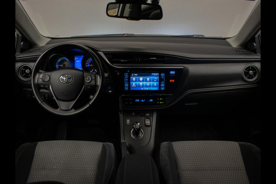 Toyota Auris Touring Sports 1.8 Hybrid Dynamic Go Sport (NAVI,CAMERA,CLIMATE,CRUISE,PDC,GETINT,DAB,SPORTSTOELEN,LM VELGEN)